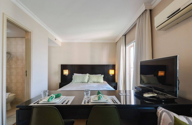 Flat 20 min from Allianz with Pool and Free Garage