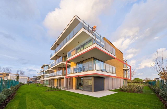 Flat near beach and Normand Park