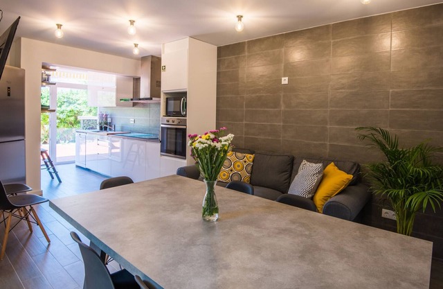 FLH Carcavelos Family House