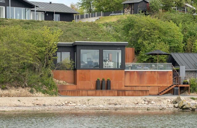 "Florinda" - 10m from the sea by Interhome