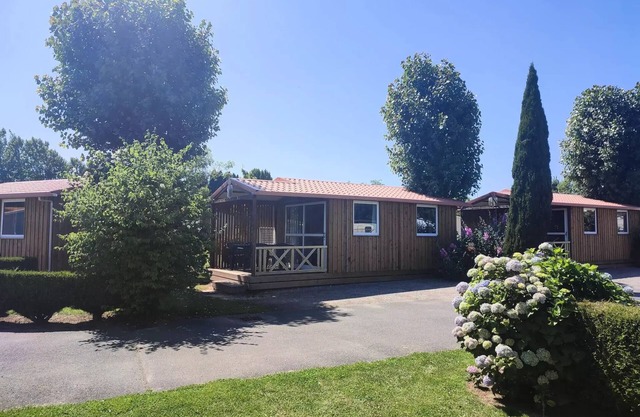 Flower Camping Vitamin * - Chalet Morea Standard 25m2 (2 bedrooms) + TV + Terrace Covered 5 people