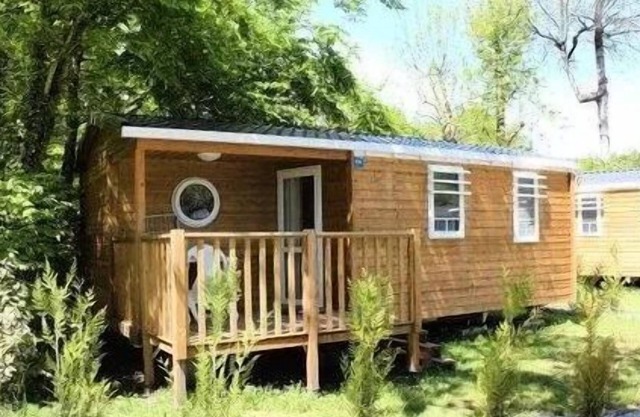 Flower Camping Les 3 Bear * - Mobil home Comfort 27.3m2 (2 Bedrooms) including semi-covered terrace 4 people