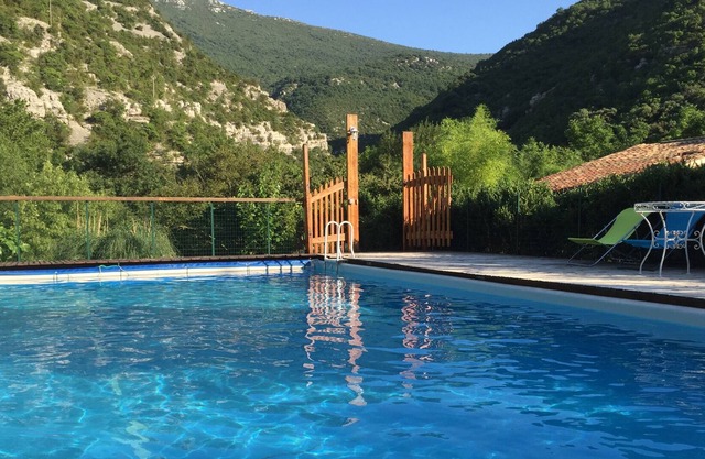 Former silk, mountain river pool, exceptional friends, family