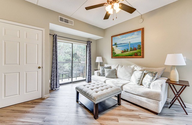 Fort Mill Condo w/Balcony: 3 Mi to Carowinds