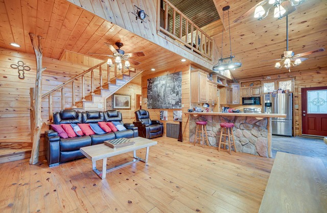 Fort Towson Cabin < 1 Block to Raymond Gary Lake