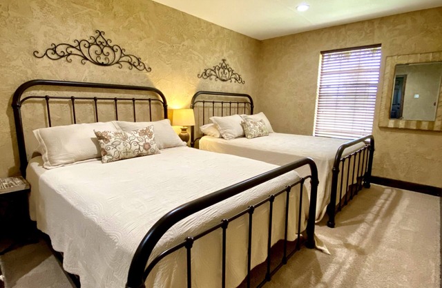 Fortunata Winery Casa Piccolo, Cozy 2 Queen Retreat
