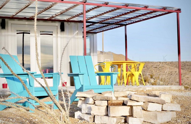Fossil Knob Ridge -Quicksilver: Ultra Modern Container Home