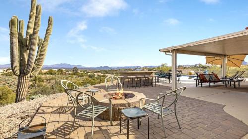 Fountain HiIls 4 Bdrm wBreathtaking Views & Pool