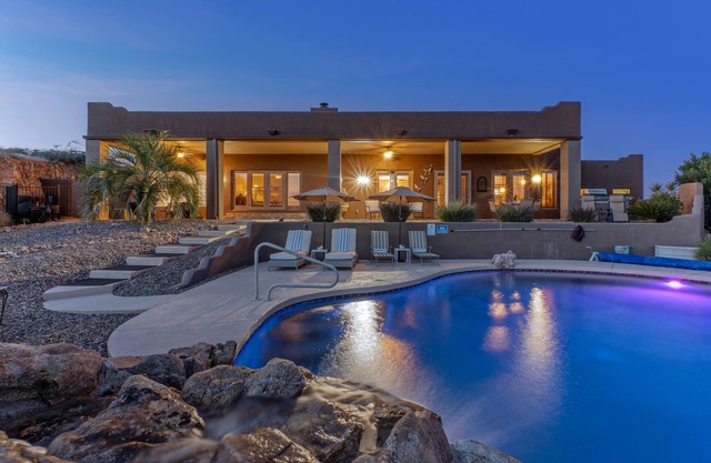 Fountain Hills Lux Home w/Million $ Views, Htd Pvt Pool, King Beds & TVs All BRs, Near Scottsdale