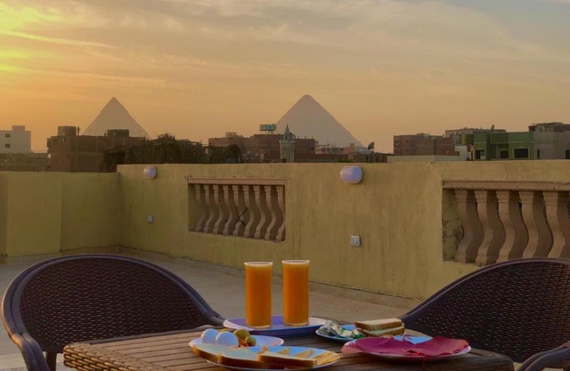Four pyramids inn