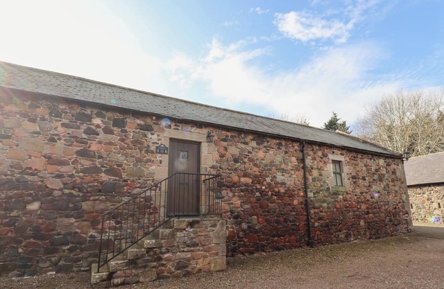 FOXGLOVE COVET, family friendly, with pool in Wooler