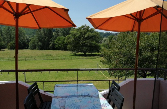 O BRAC D'OLT,gîte 3 épis GDF, swimming pool, magnificent view, nature, calm in the heart of the PNRA