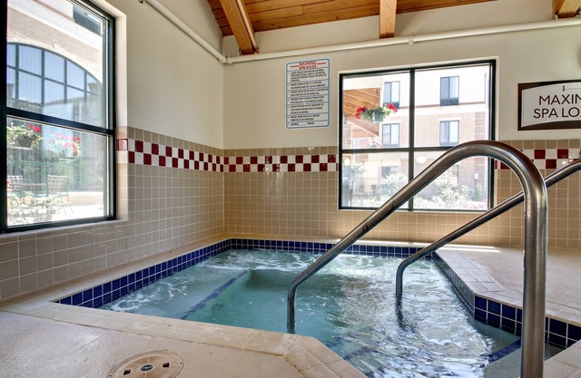 Free Breakfast. Pool. Downtown Location. Great for Business Travelers!