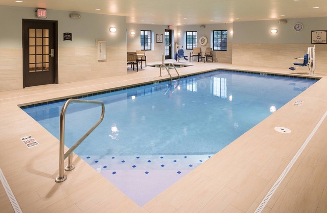 Free Breakfast. Pool. Near the Nebraska Medical Center!