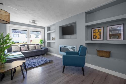 Free Parking - Central - Sleeps 8 - 3 Bedrooms