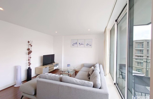 Free Parking: Two Bed Apartment in Beckton