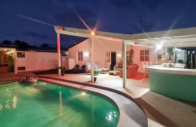 Friends and Family Villa with private big pool