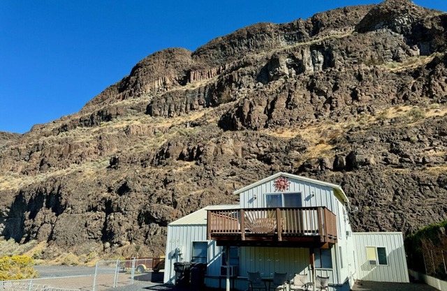 FRONT Unit · *Sunland Estates* Stunning property