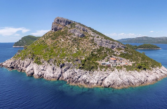 Fulfill a dream for you and your family and spend unforgettable vacations in privacy and with fantas