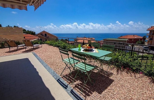Fully equipped apartment with Seaview | Ap04
