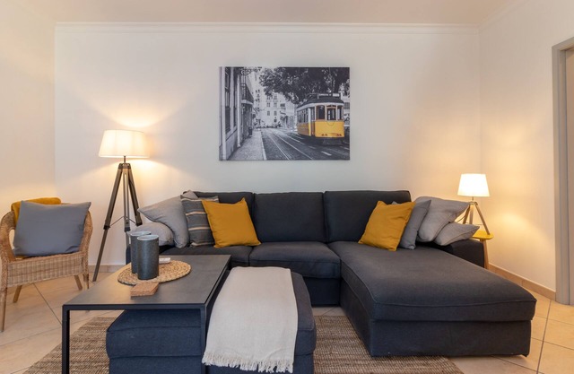 Fully equipped beautiful apartment, walking distance to the beach!