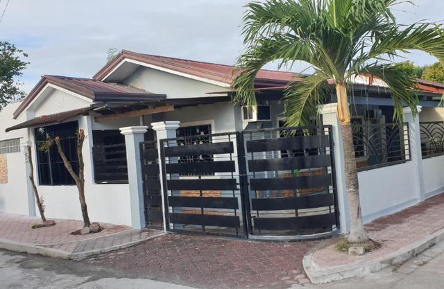 Fully furnished, peaceful and lovely home that is located 2 minutes from the heart of the city.