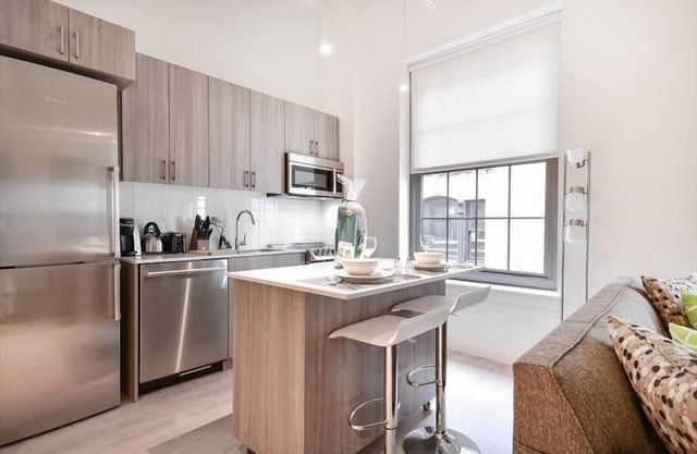 Fully Furnished Studio w/Full Kitchen nr Tufts Medical