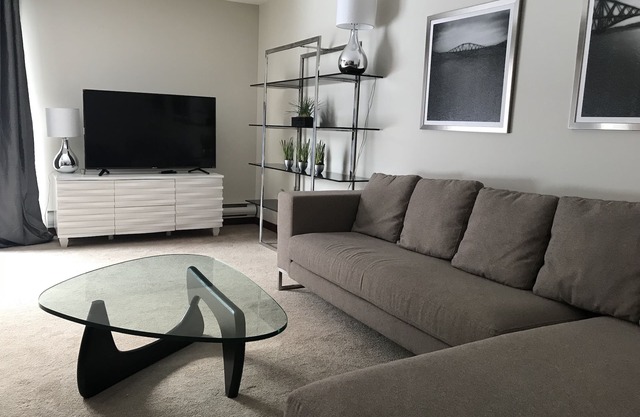 Fully Renovated 2 Bed, 1 Bath Apartment near 8th Street