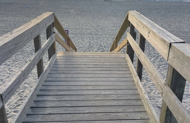 Fully Upgraded for 2025! Huge Deck, Full-Size Pool, Beach Front, Linens Included