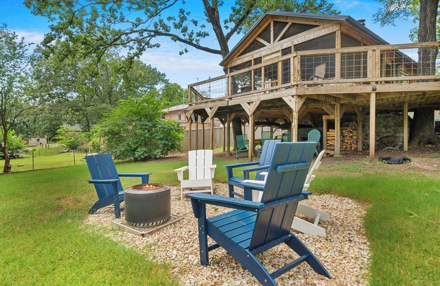 “Fun” place! — Exceptional" —near Oaklawn Park, Garvin Gardens and Restaurants
