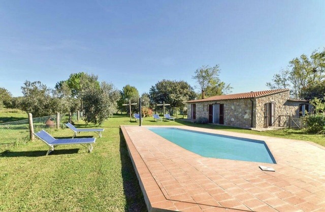 Funghi 1 - Country house with swimming pool in Orcia Valley, Tuscany