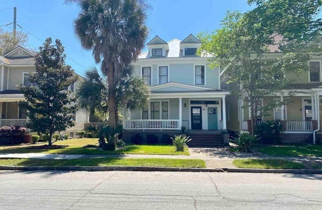 Furnished Executive Rental in Victorian District!