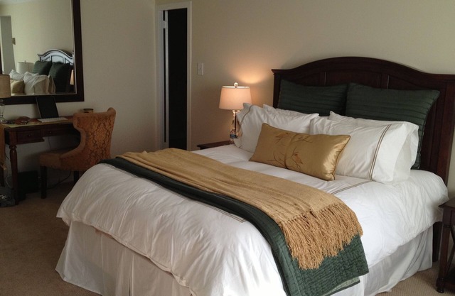 Furnished Studio Includes High Speed Internet WIFI Utilities 1,850 Per Month