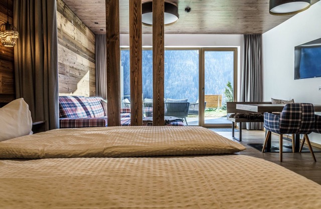 FW Ötztal Alps - top location on the ski slope with a fantastic view