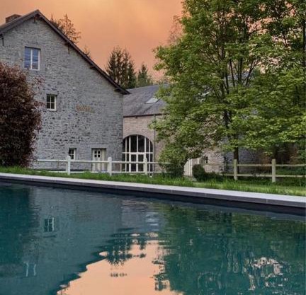 Gîte au Manoir de la Rochette with heated pool