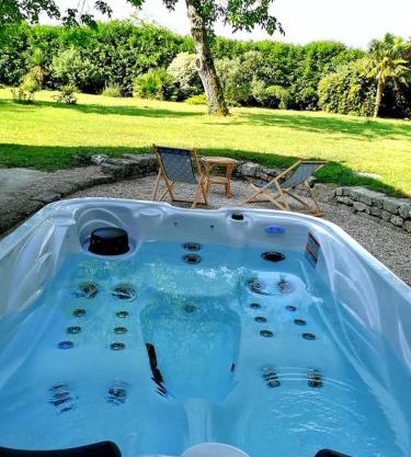 Gîte dans une ambiance végétale avec Spa privatif