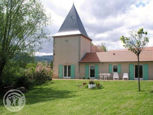 Gîte familial calme avec jardin, terrasse, équipements modernes et jeux pour enfants à Lentigny - FR-1-496-129