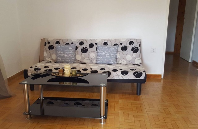 G1-George Apartments by the Sea and Airport