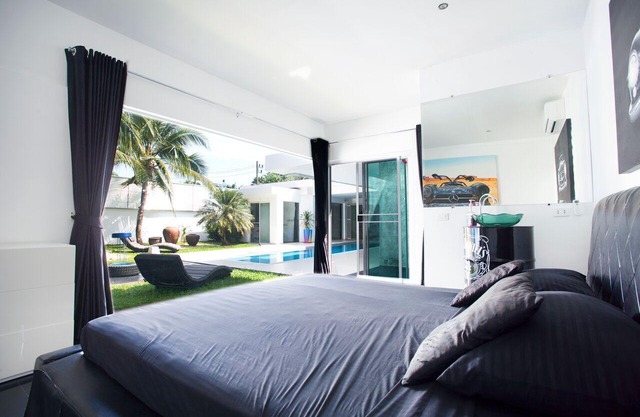 Gallery pool villa 4 bedrooms pooltable and jacuzzi