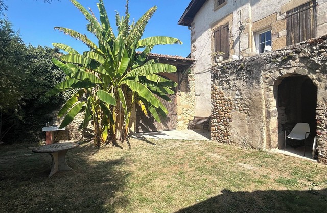 Garden apartment in farmhouse
