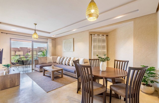 Garden & pool view - 3 rooms 10min to town center