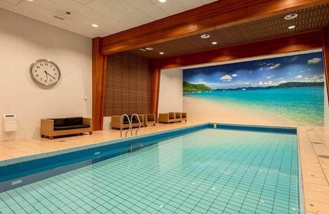Garden Room Near Zandenbos Heated Pool Dog Friendly with Free Parking