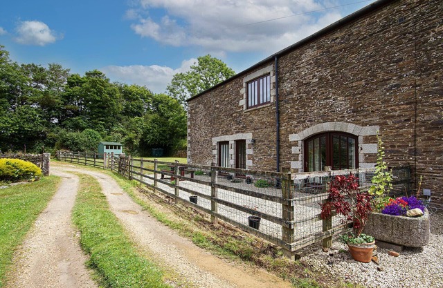 Gare Barn, Veryan, lovely countryside views