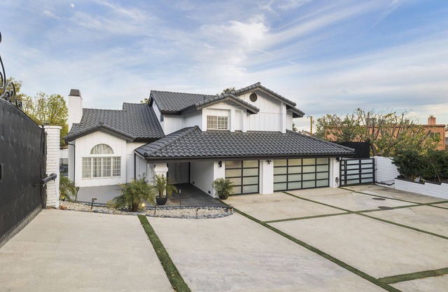 Gated Luxurious Modern Hills Oasis Estate POOL/SPA