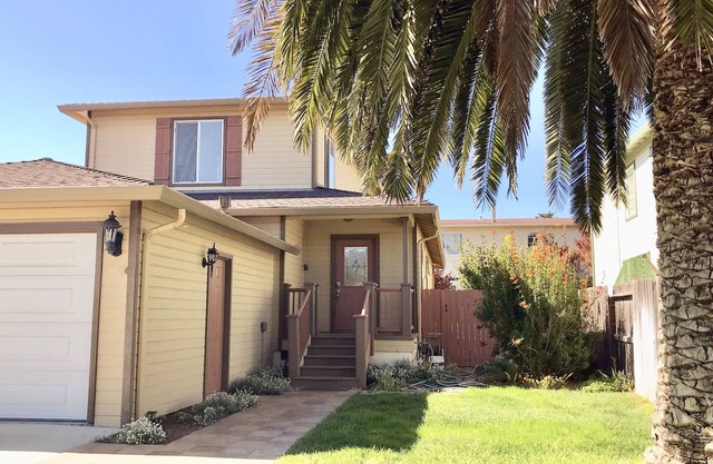 Gateway to Monterey Peninsula, 4 Bedroom 3 Bathrooms Vacation House