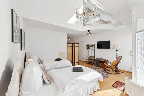 "Gelbe Koffer Vintage Maisonette" in Neunkirchen - 2 SZ - Self-Check-in - Parkplatz - Balkon - Badewanne - WLAN 250 Mbit - bis 4 Pers - zentrumsnah
