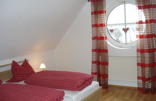 Gemütliche 40qm Ferienwohnung, Naturholzmöbelausstattung