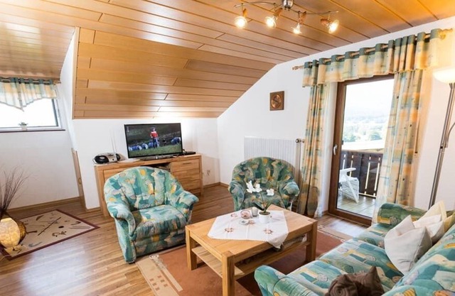 Gemütliche FeWo (90qm) mit Balkon & herrlicher Aussicht