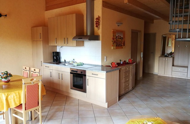 Gemütliches 79qm Ferienapartment mit Balkon, kostenfreies WLAN