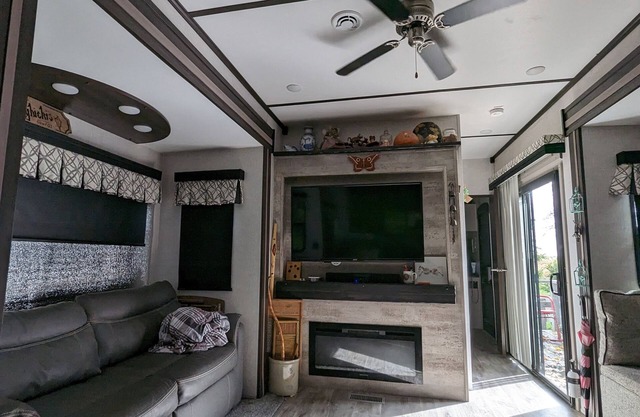 Getaway to the Hideaway! Glamping and campground. Free WiFi throughout outdoors.